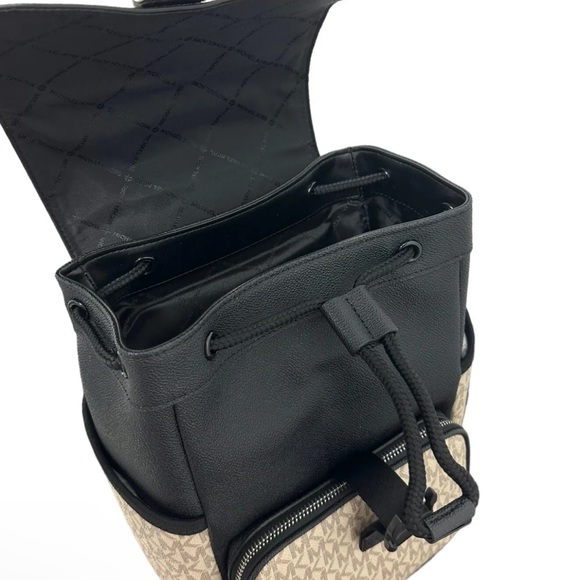 Michael Kors Cooper MK Logo Large Sporty Slingpack Backpack Hemp Brown - Picture 4 of 7